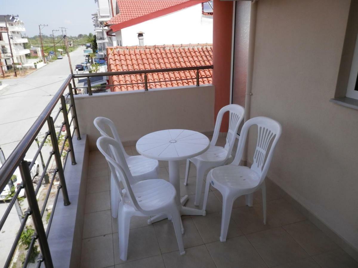 Mango Appartement Paralía Buitenkant foto