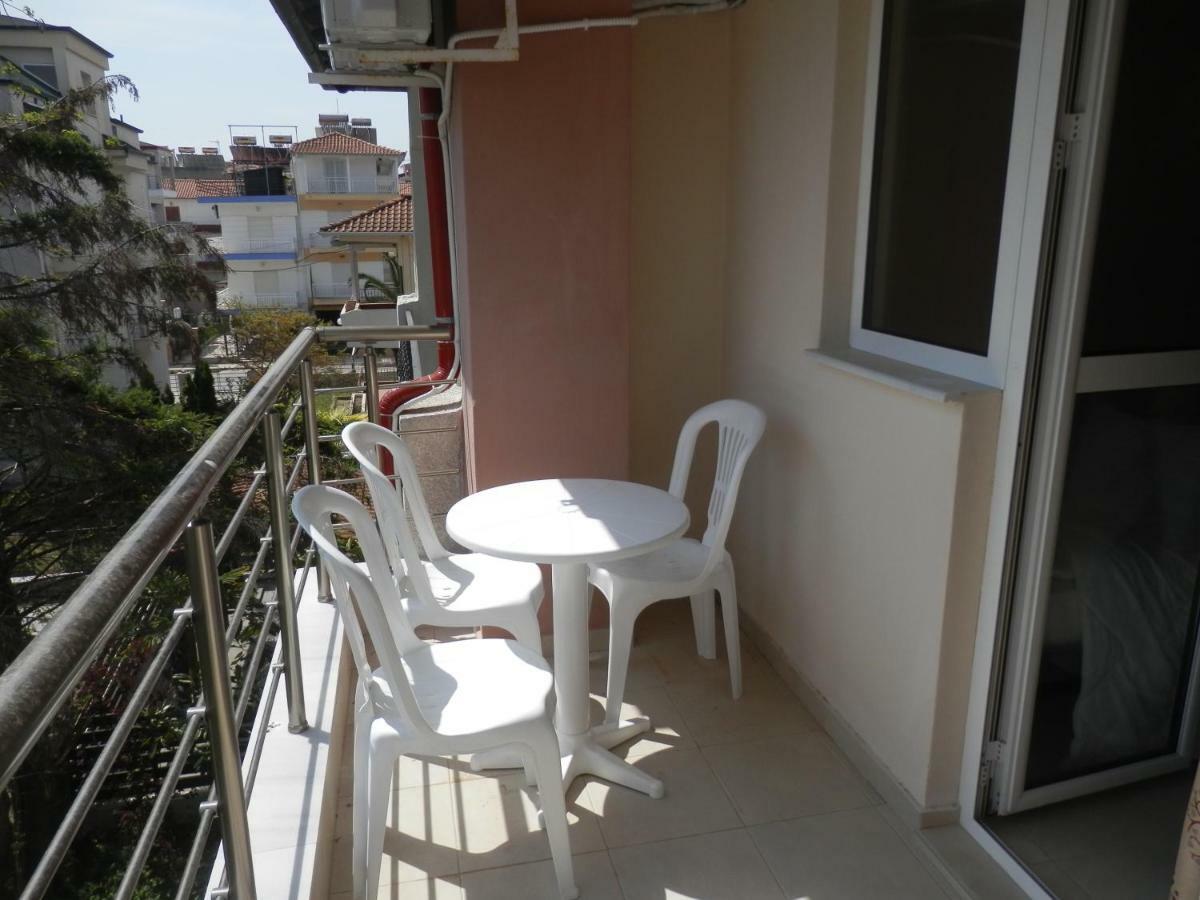 Mango Appartement Paralía Buitenkant foto